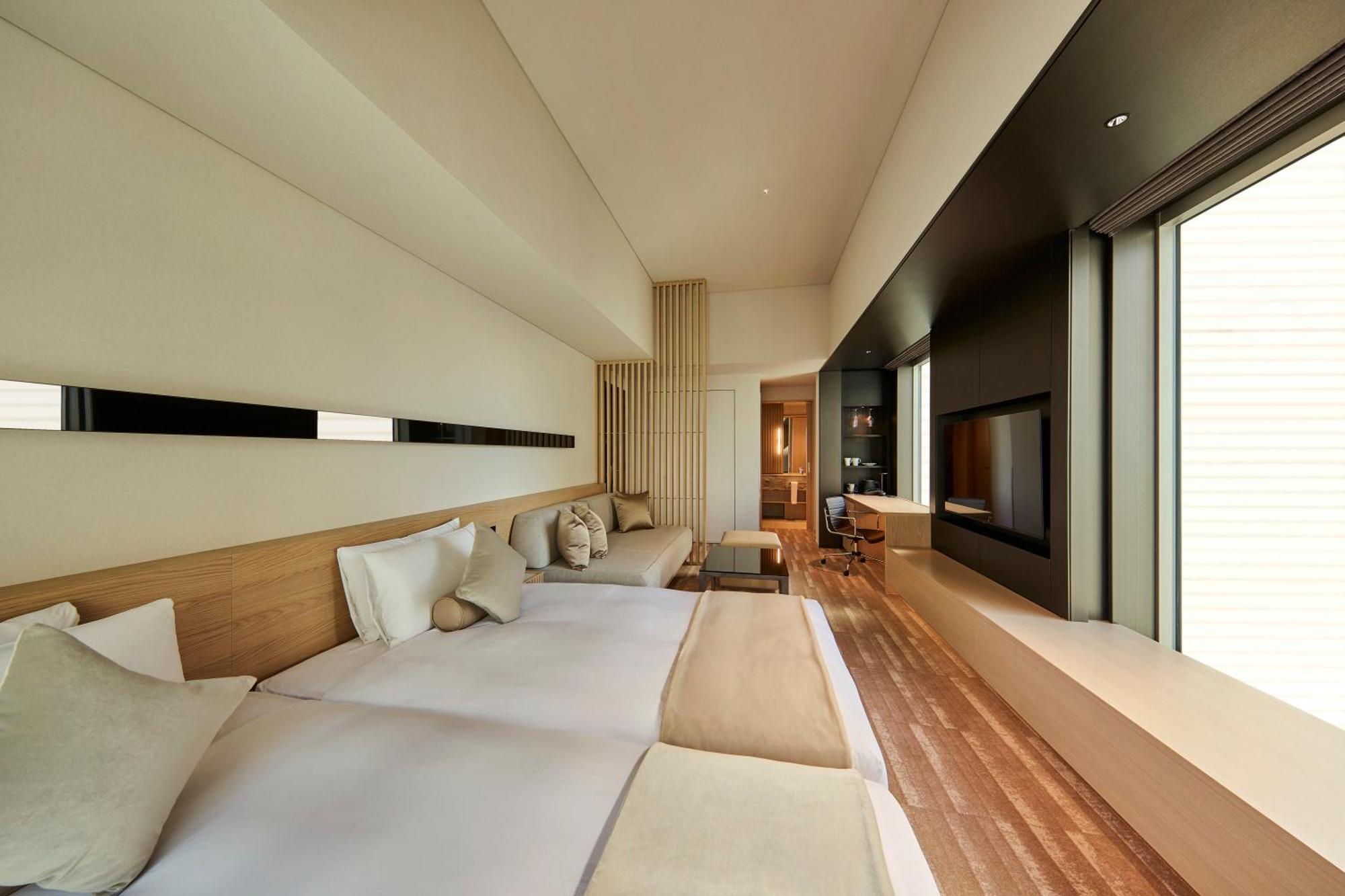 The Royal Park Hotel Iconic Tokyo Shiodome Exterior photo