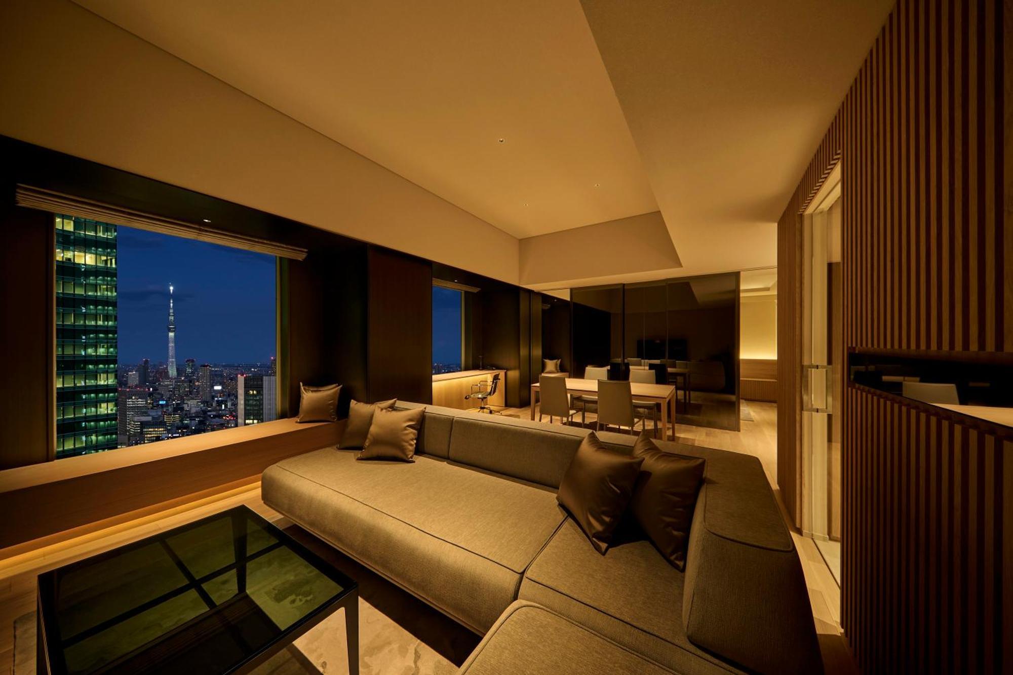 The Royal Park Hotel Iconic Tokyo Shiodome Exterior photo